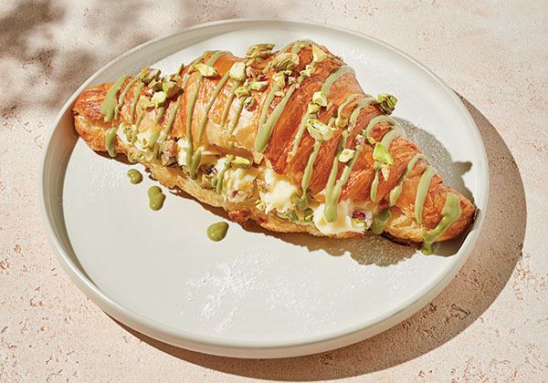 Կրուասան Պիստակի Սոուսով ով Ալգլիական Կրեմով